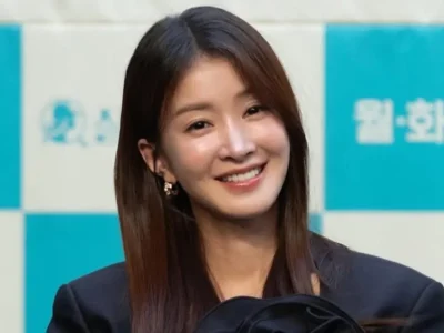 Lee Si Young hamil anak kedua. Foto: Dok. Instagram @acefactory.official