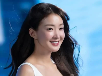 Lee Si Young hamil ke dua dari mantan suami. Foto: Dok. Instagram @acefactory.official