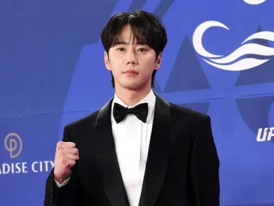 Lee Jun Young di Blue Dragon Series Awards 2025. Foto: Dok. TenASia