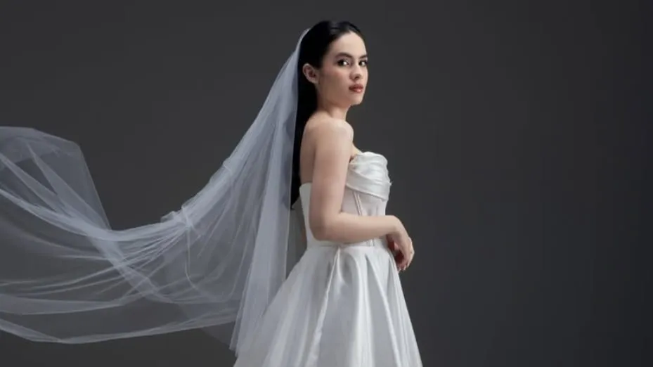 Heboh, Steffi Zamora Foto Pakai Gaun Pengantin dan Pamer Cincin
