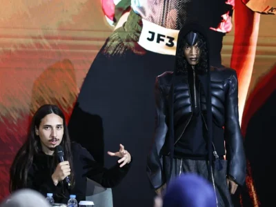 Fashion yang memadukan budaya lokal dan gaya futuristik di JF3 2025. (Foto: Dok. Pri)
