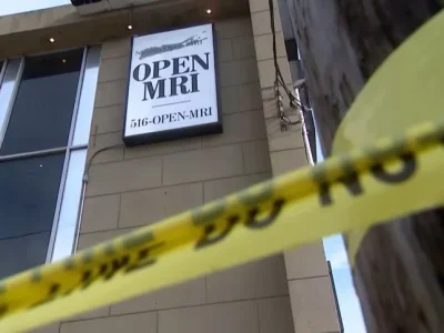 Garis polisi di luar Nassau County Open MRI. Foto : news 12 long island