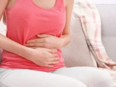 Gejala dan tanda PCOS (Ilustrasi: Pinterest/eMediHealth)