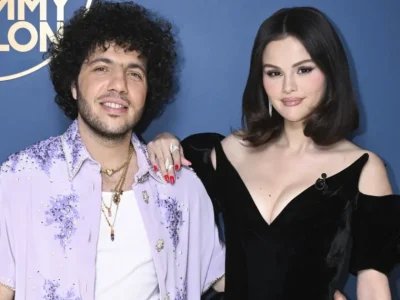 Benny Blanco dan Selena gomez (Foto: NBC/Todd Owyoung)