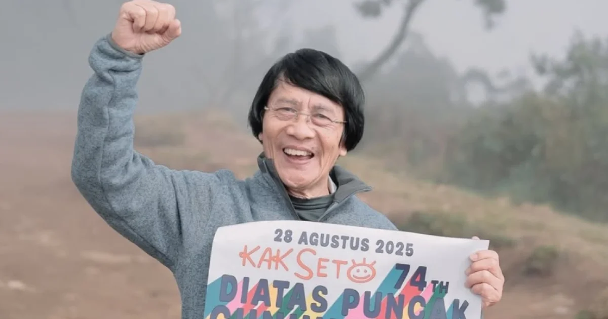 Kak Seto Rayakan Ulang Tahun ke-74 di Puncak Gunung Prau