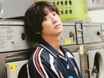 Chanyeol EXO merilis album baru 'Upside Down'. Foto: Dok. X @weareoneEXO
