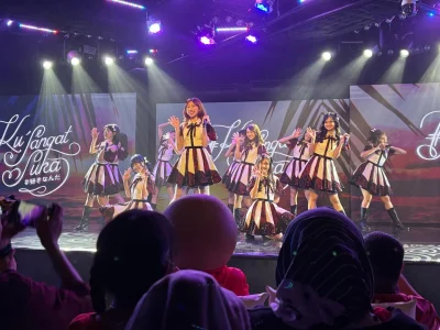 Penampilan JKT48 saat peluncuran Sukro Oven. (Foto: Naomi/Nyata)