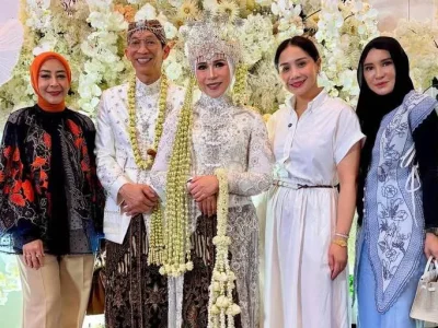 Perayaan ulang tahun pernikahan Melly Goeslaw. Foto : Instagram/raffinagita1717