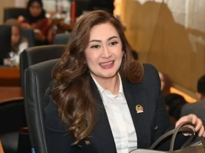 Nafa Urbach minta maaf setelah dihujat karena dukung kenaikan tunjangan anggota DPR RI. Foto: Dok. Instagram @nafaurbach