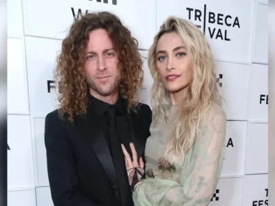 Paris Jackson dan Justin Long saat mengonfirmasi pertunangan mereka pada Desember 2024. (Foto: Getty Images)