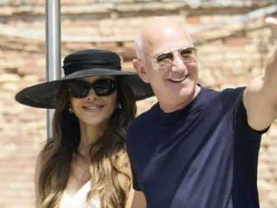 Jeff Bezos dan Lauren Sanchez. Foto: Dok. X @BackgridUS