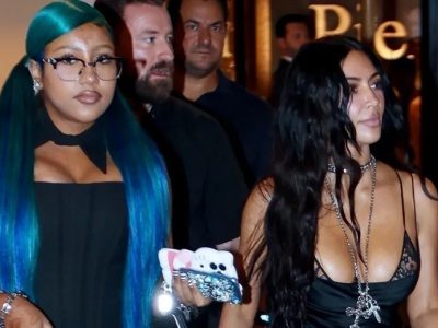 Kim Kardashian dan putrinya North West. Foto : Tim Cobra/BACKGRID