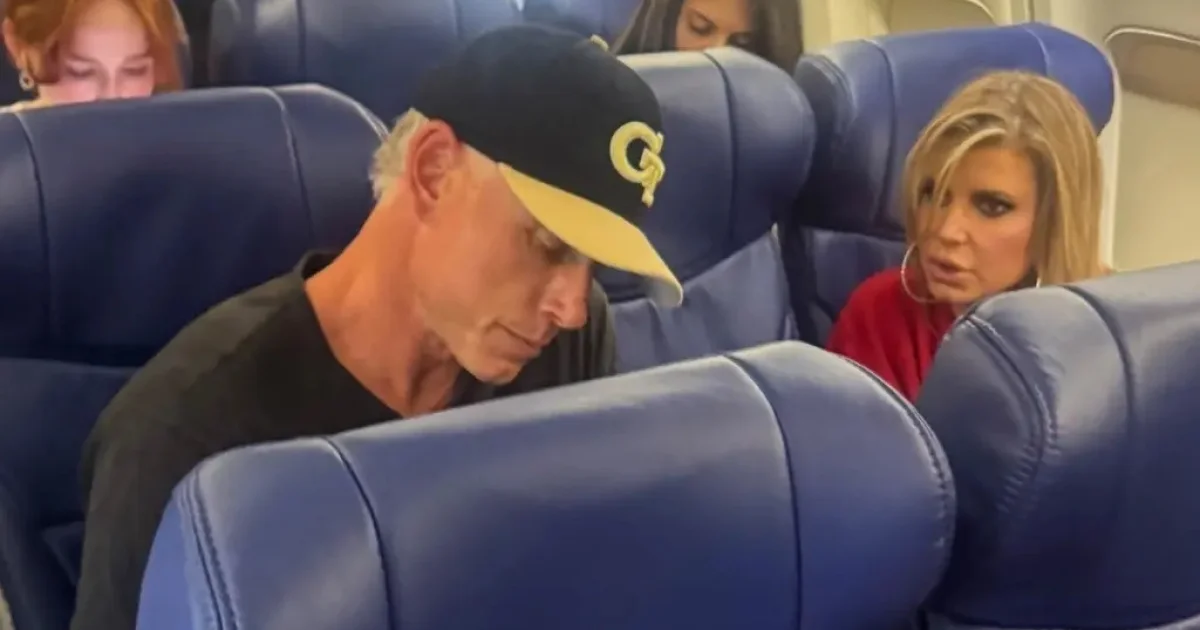 Jessica Simpson dan Eric Johnson Naik Pesawat Bareng, Rujuk?