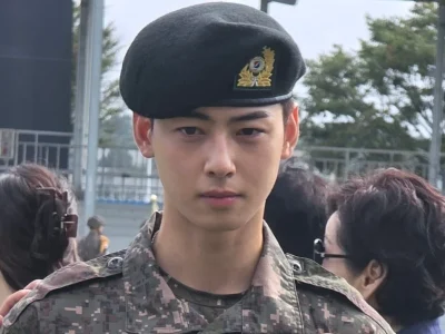 Cha Eun Woo wamil,. Foto: Dok. X @st0ryc