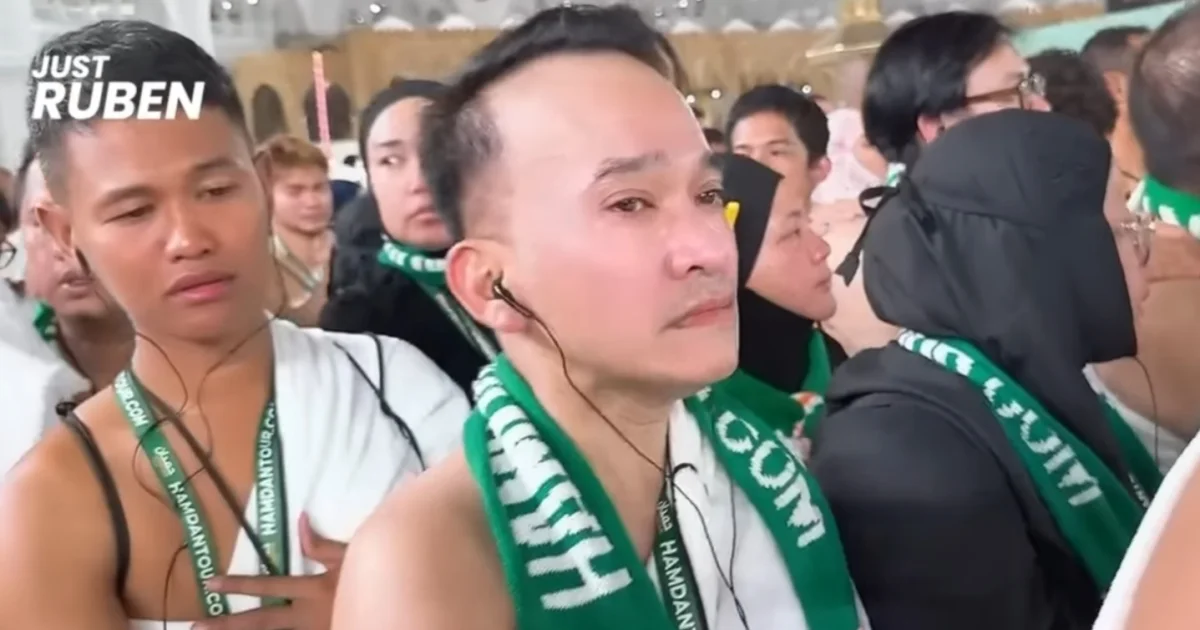 Umrah, Tangis Ruben Onsu Pecah saat Berhasil Cium Hajar Aswad