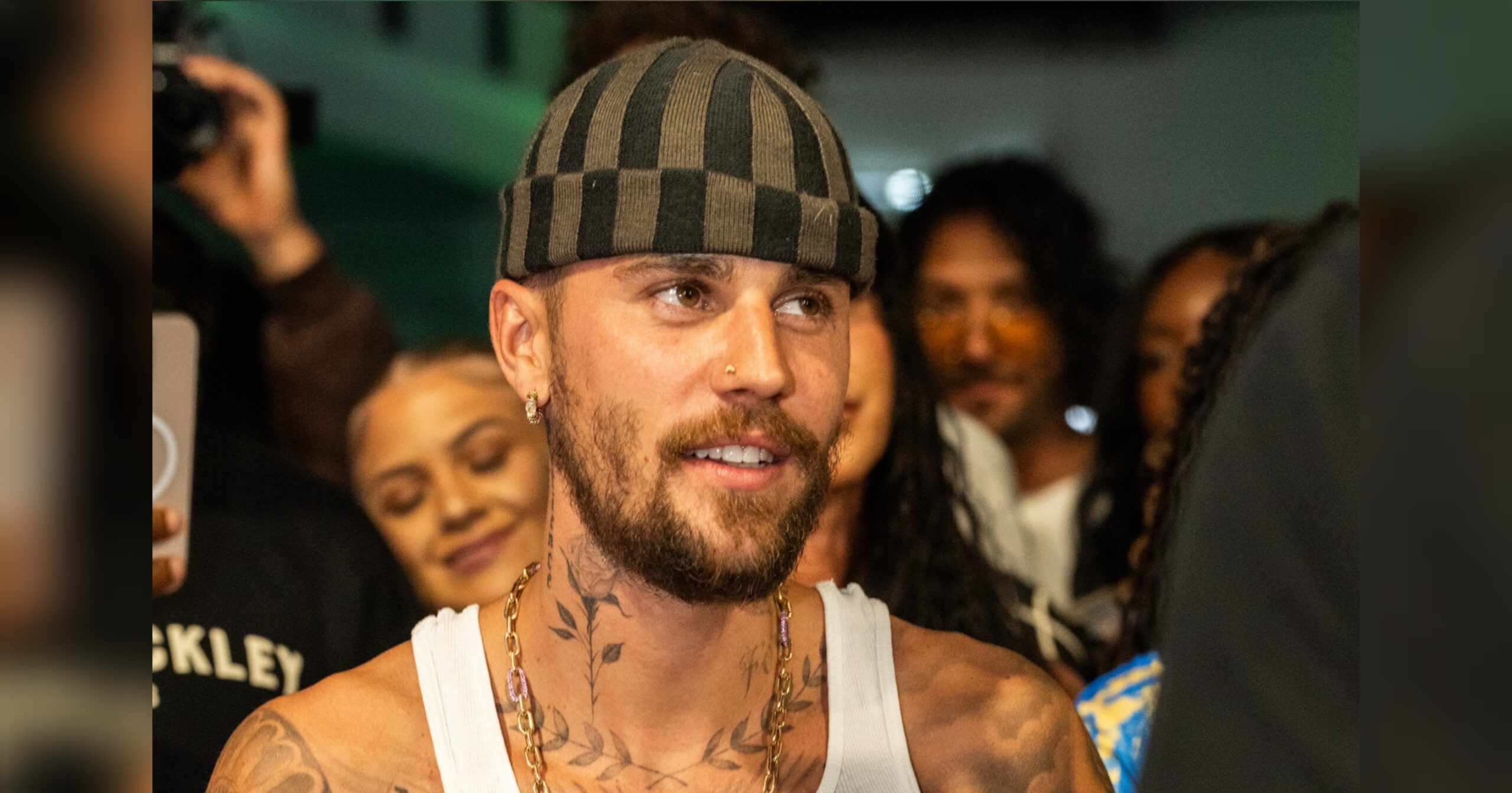 Justin Bieber Rilis Album SWAG II, Berisi 44 Lagu