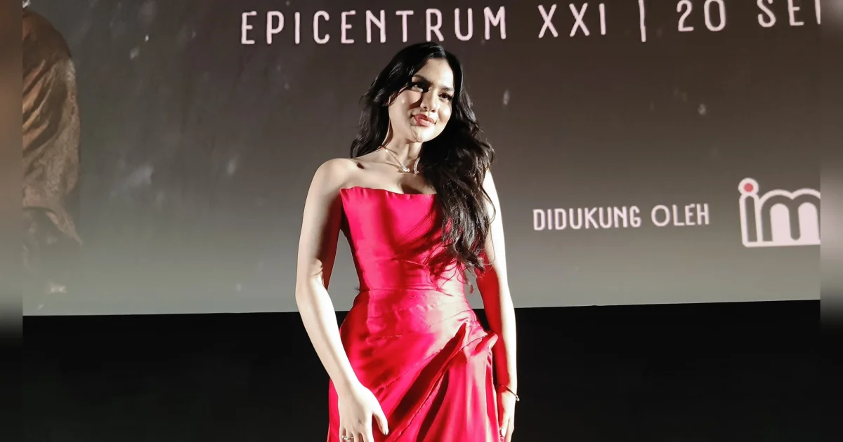 Davina Karamoy Sulit Tahan Tawa saat Syuting Film ‘Kang Solah’