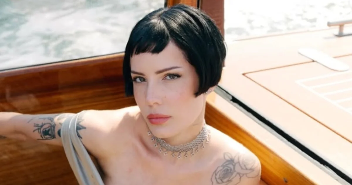 Halsey Tak Diizinkan Label Musik Bikin Album Baru, Kenapa?