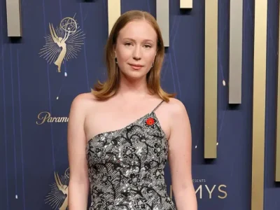 EMMY AWARDS 2025: Hannah Einbinder, pemeran serial HBO 'Hacks'. (Foto: Frazer Harrison/Getty)