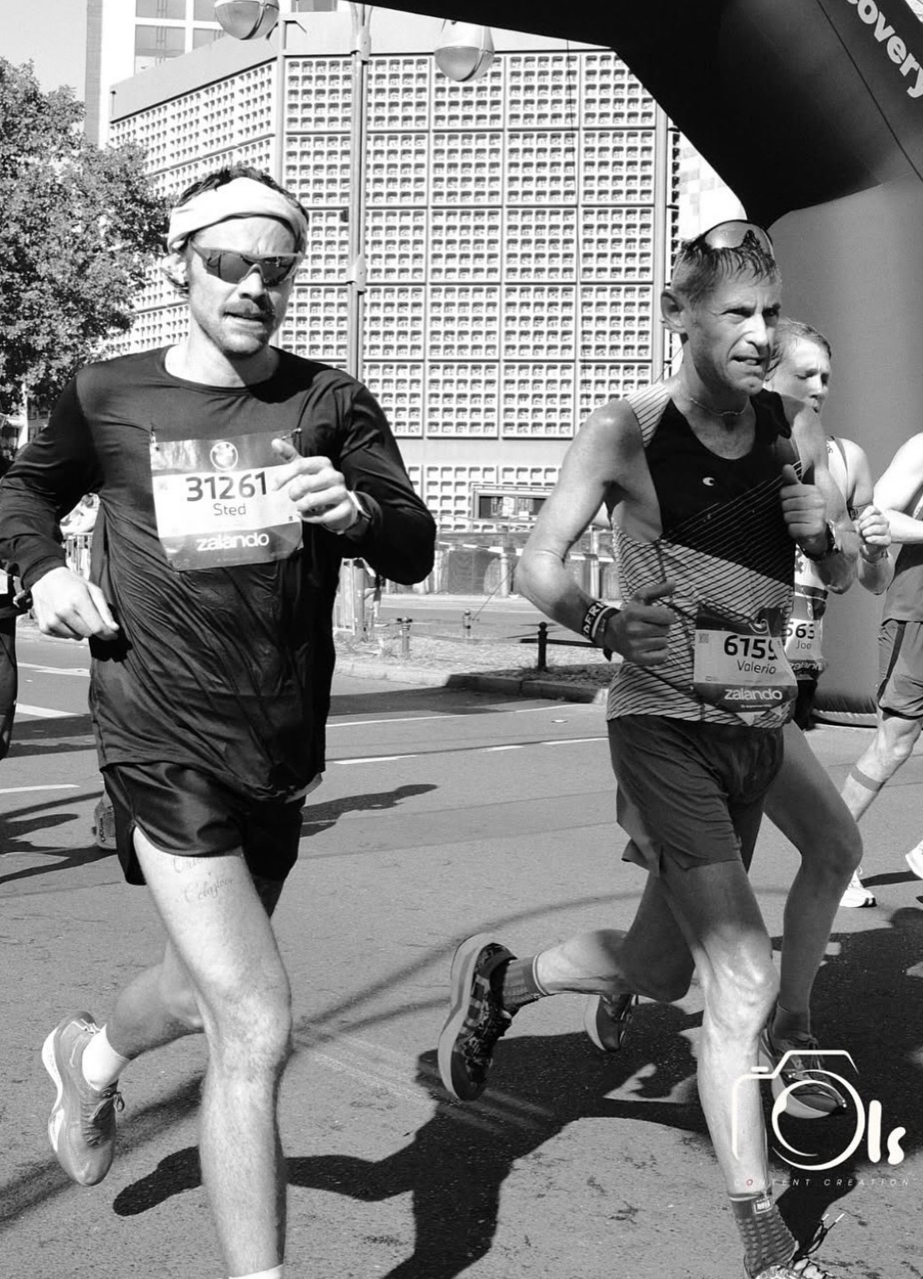 Harry menggunakan nama samaran di Berlin Marathon 2025. Foto: Dok. Instagram @harry_updatemedia