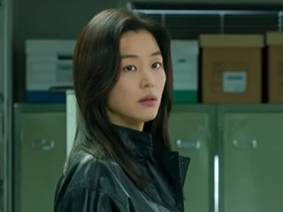 Jun Ji Hyun, pemeran drakor 'Tempest'. Foto: Dok. X @DisneyPlusKR