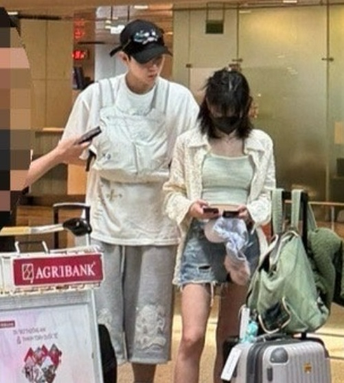 Kim Yoo Jung dan Kim Do Hoon terciduk di bandara. Foto: Dok. Pannchoa