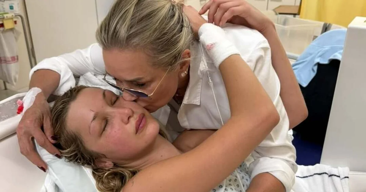Ibunda Ungkap Derita Bella Hadid Lawan Penyakit Lyme