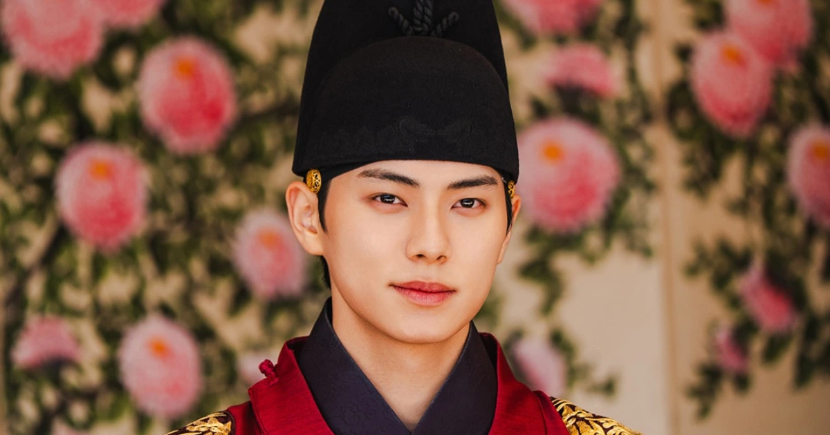 Pesona Lee Chae Min di Balik Layar Drakor ‘Bon Appetit Your Majesty’