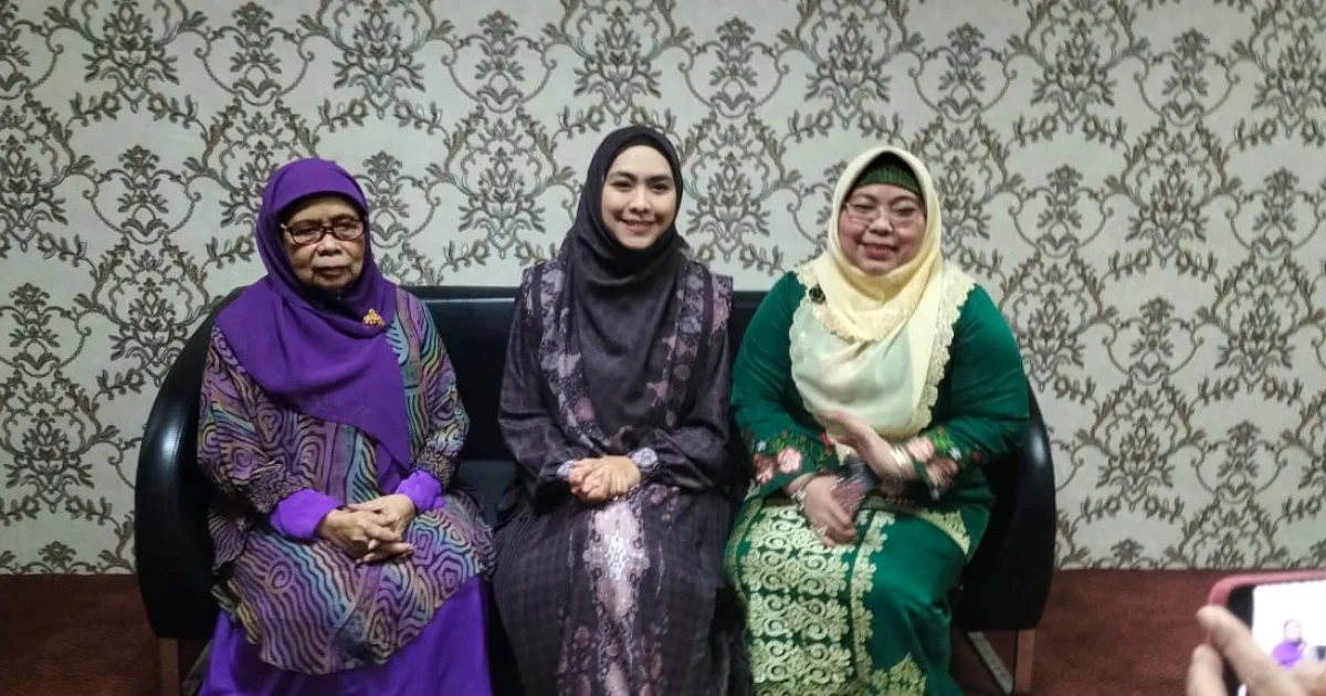 Masih Kuliah di Mesir, Oki Setiana Dewi Jadi Dosen Tetap UMJ
