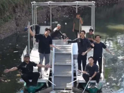 Perahu Canggih Pandawara Group. Foto: Instagram @pandawaragroup)