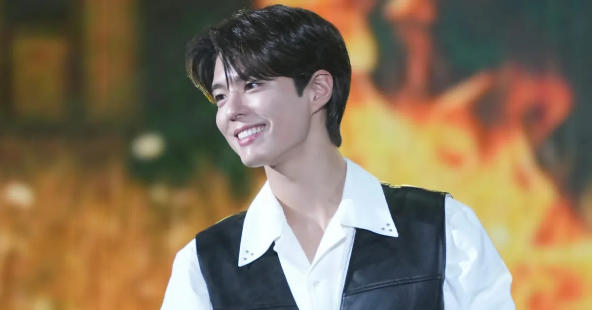 Keseruan Park Bo Gum Fan Meeting di Indonesia, Cover Lagu Chrisye