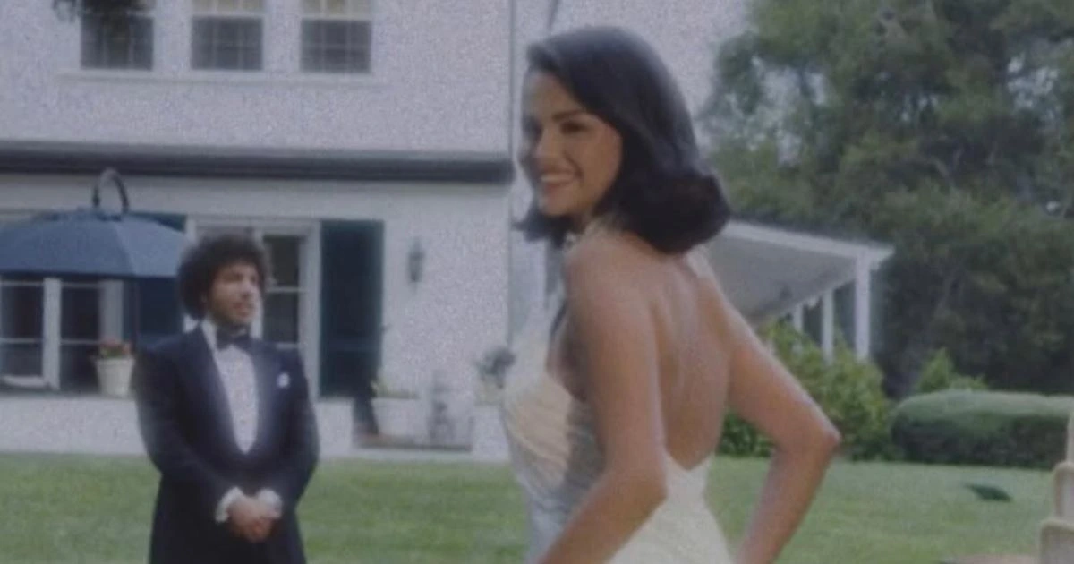 Resmi Menikah, Ini Potret Romantis Selena Gomez dan Benny Blanco