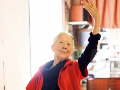 Toshiko Saiga, penari balet asal Jepang yang masih aktif di usia 92 tahun. Foto: Dok. Esse