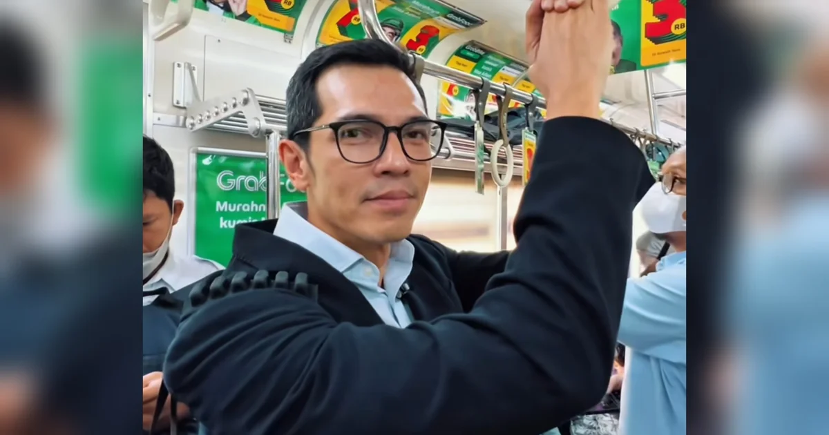 Adrian Maulana Berbagi Tips Tetap Wangi saat Naik Transportasi Umum