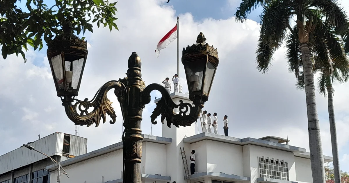 Peristiwa Perobekan Bendera Belanda Lewat ‘Drama Kolosal Surabaya Merah Putih’