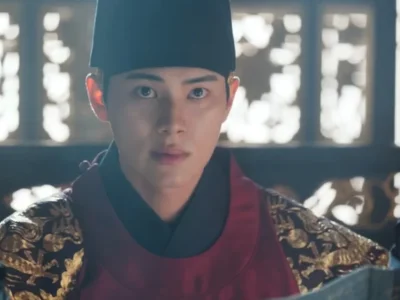 Lee Chae Min di drama Korea 'Bon Appetit You Majesty' (Foto: YouTube/Netflix K-Content)