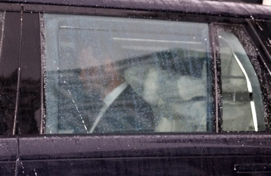 Saat tiba di kediaman Raja Charles III (Foto: Getty Images/AFP)