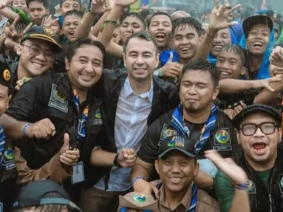Raffi Ahmad bersama peserta World Muslim Scout Jamboree 2025 (Foto: Instagram/raffinagita1717)