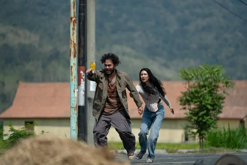 Salah satu adegan di film zombie 'Abadi Nan Jaya' (The Elixir). (Foto: Dok. Pri)