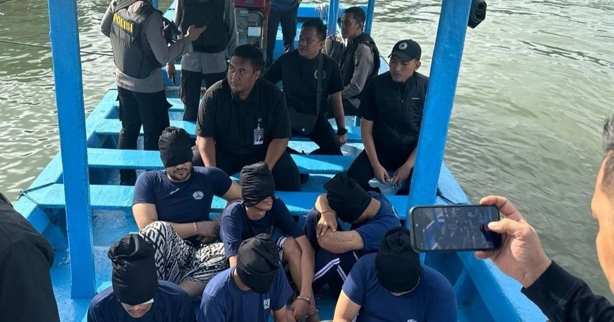 Ammar Zoni Dipindahkan ke Lapas Nusakambangan dengan Mata Ditutup