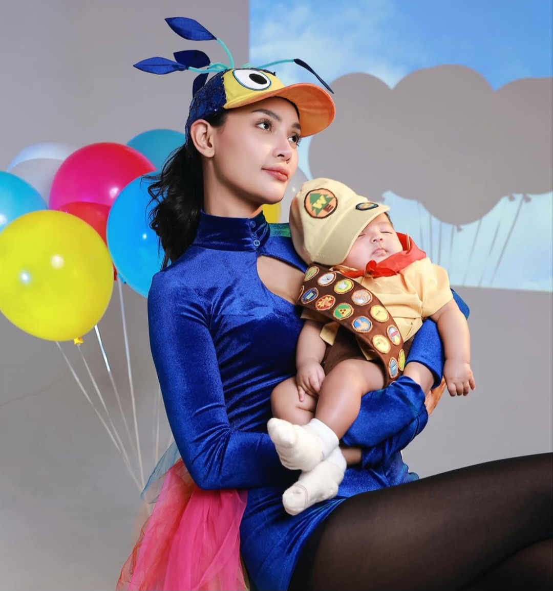 Erika berdandan ala Kevin, si burung warna-warni. Foto: Dok. Instagram @eri.carl