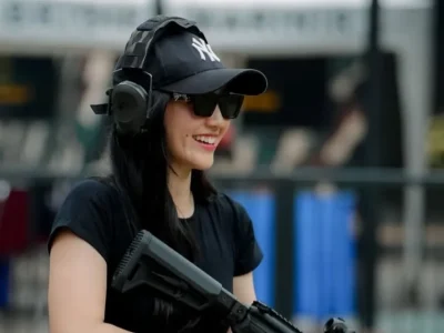 Febby Rastanty menembak. Foto: Dok. Instagram @febbyrastanty
