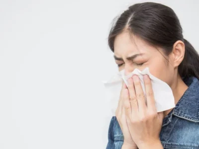 Kementerian Kesehatan (Kemenkes) RI mengumumkan adanya peningkatan signifikan kasus influenza atau flu. Foto : SHUTTERSTOCK/ PAULAPHOTO