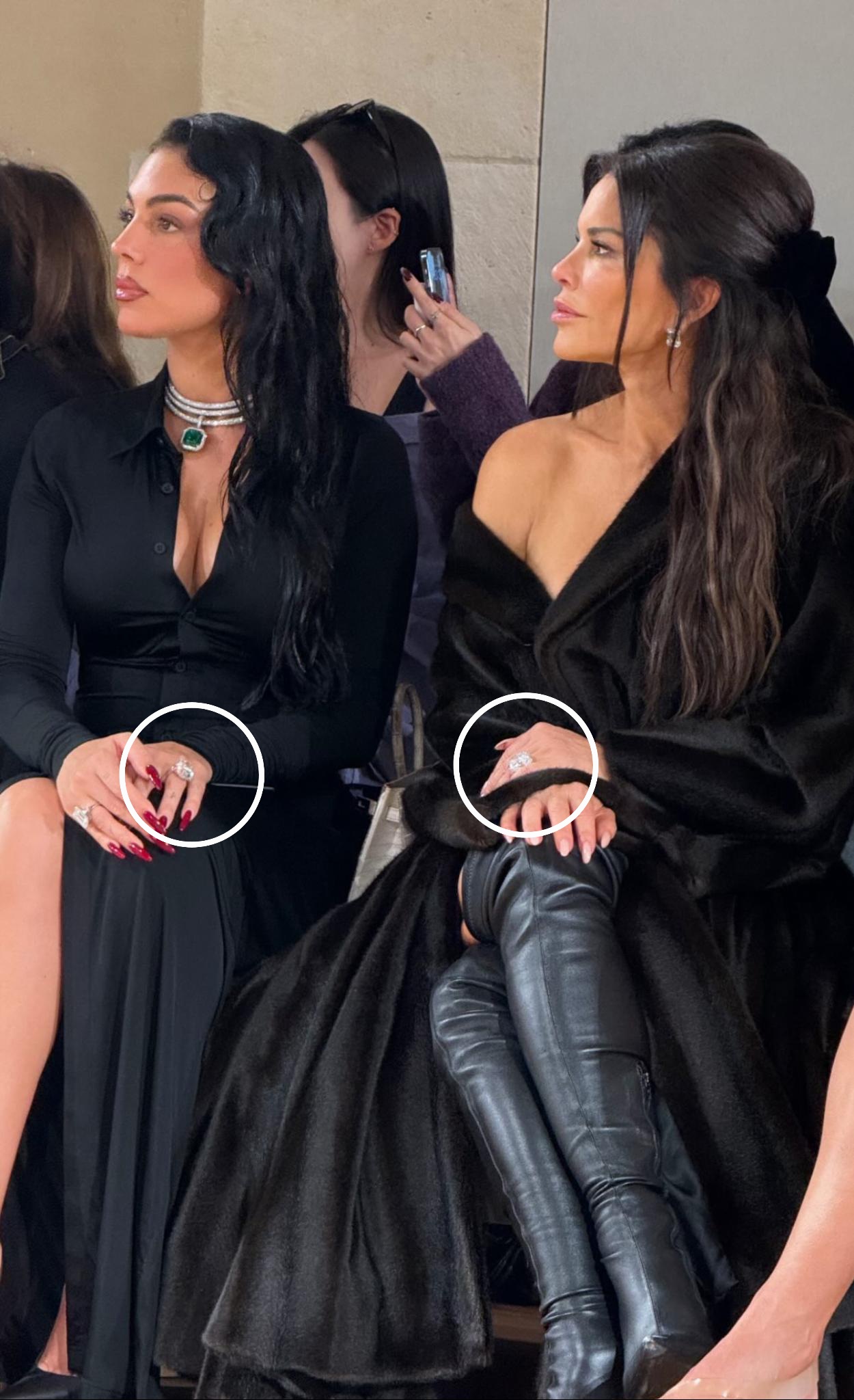 Georgina (kiri) dan Lauren (kanan) di PFW 2025. Foto: Dok. MEGA