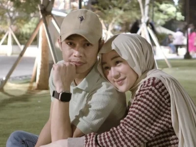 Ikram Rosadi dan Larissa Chou. Foto: Dok. Instagram @ikram_rsd