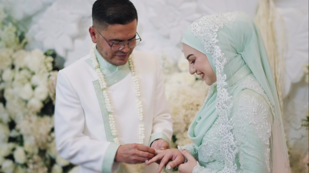 Ibel dan Haldy saat menikah. Foto: Dok. Instagram @haldy_sabri