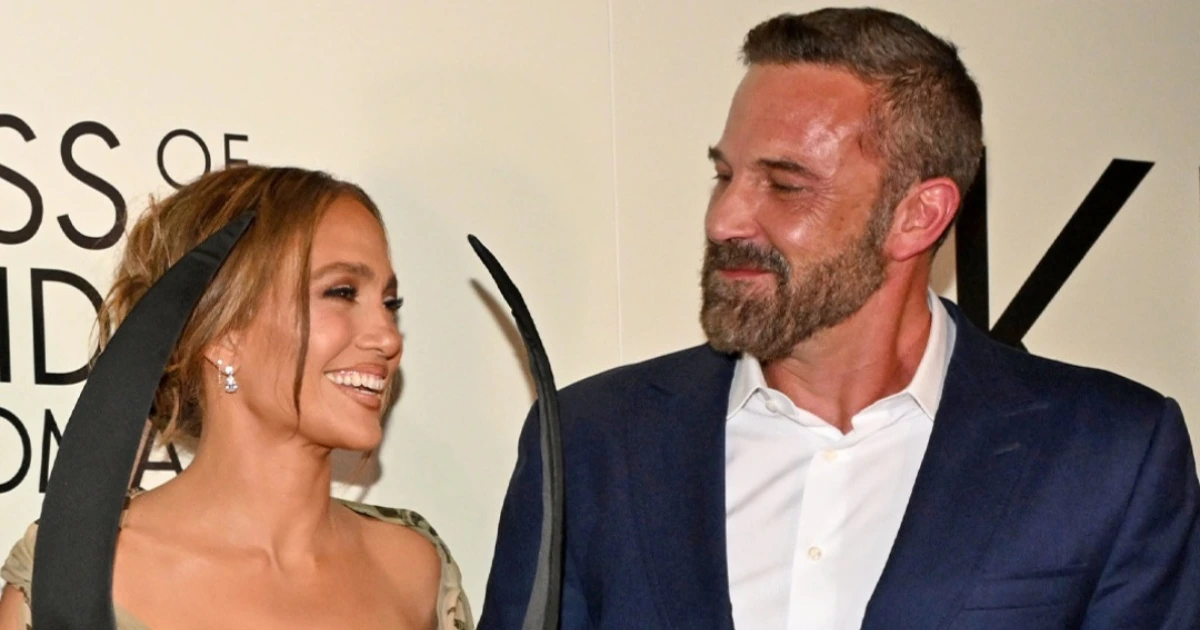 JLo dan Ben Affleck Reuni di Premiere Film ‘Kiss of the Spider Woman’