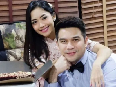 Jonathan Frizzy bersama kekasihnya, Ririn. Foto : Instagram/ijonkfrizzy
