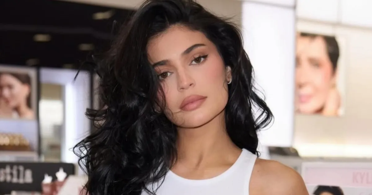 Kylie Jenner Debut sebagai Penyanyi demi Promosi Produk Makeup Terbaru