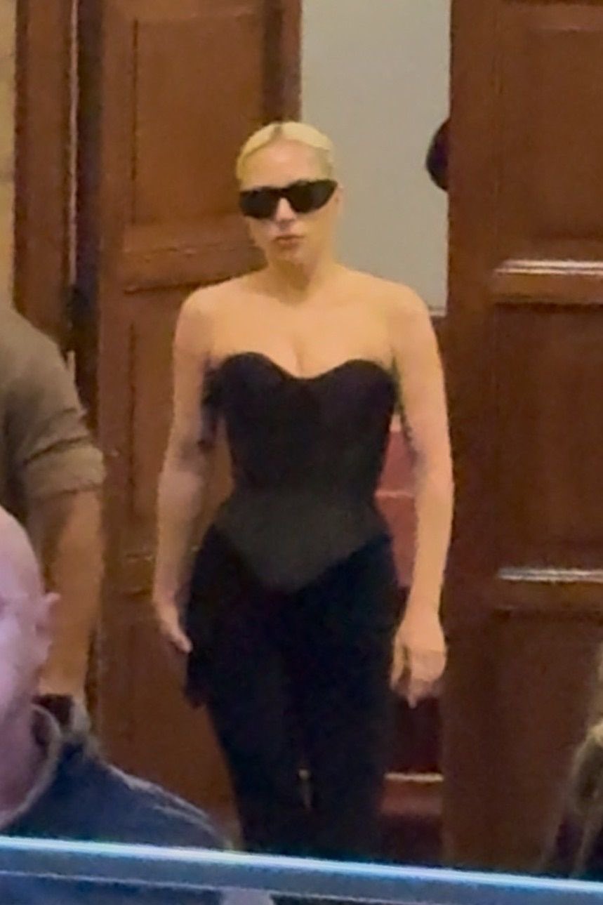 Gaga saat syuting di Milan. Foto: Dok. X @gagadaily